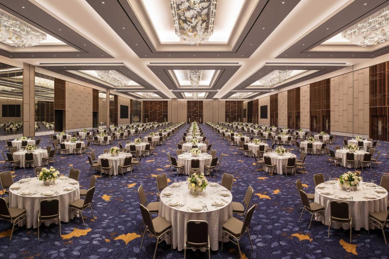 The Westin Surabaya Hotell Exteriör bild