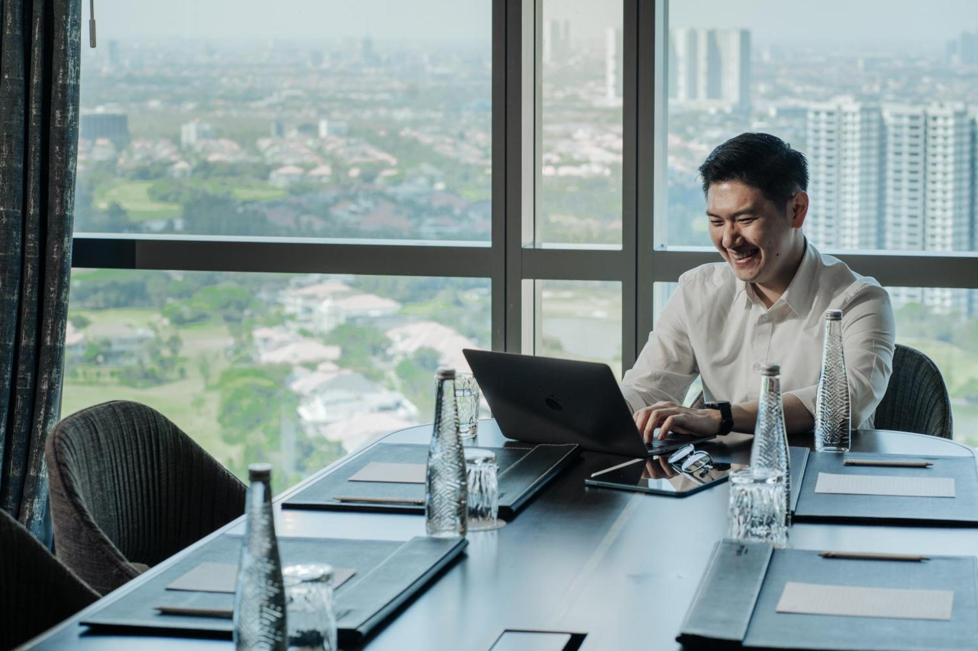 The Westin Surabaya Hotell Exteriör bild